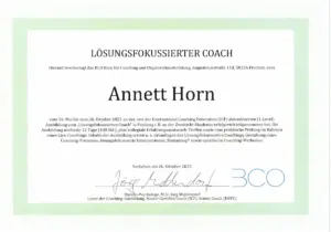 Bescheinigt, das Annett Horn von Mai bis Oktober 2025 eine Coaching Ausbildung in Freiburg erfolgreich absolviert hat
